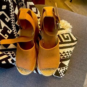 Marc Fisher wedges Tan 7.5 used gently